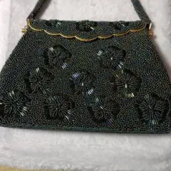 ビーズ刺繍のパーティーバッグ