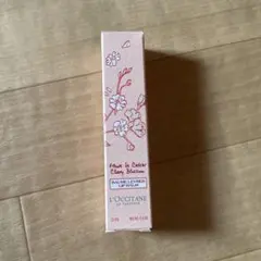 L'OCCITANE Cherry Blossom リップバームのサムネイル