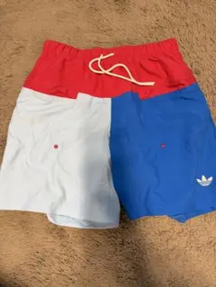 adidas トレフォイル ショートパンツ マルチカラーのサムネイル
