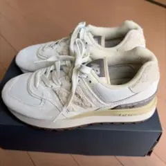 New Balance 574 スニーカー ホワイト ベージュのサムネイル