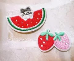 【ワッペン】スイカ猫&いちご2枚セット　アップリケ　アイロン　シール　刺繍