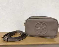 TORY BURCH ペリーボンベ　カメラバッグ　グレージュ