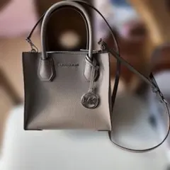 Item thumbnail for item 6a083e3b-7e5e-4f91-912e-7a1b3d4cad73