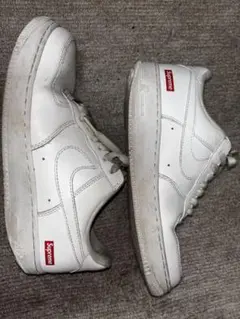 Supreme Nike Air Force 1 Low ホワイトのサムネイル