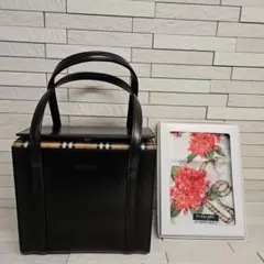 1回使用のみ　BURBERRYバーバリー　ハンドバッグ　BLACK