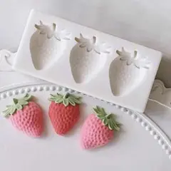 【モールド】 3穴　いちご型