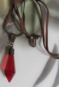 ガラス　ペンダント　ネックレス　レッド