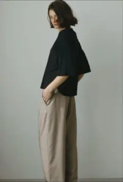 ETRE TOKYO ドロップショルダーラウンドヘムTee Tシャツのサムネイル