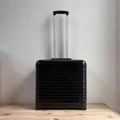 RIMOWA SALSA DELUXE 2輪　キャリーケース　25L ブラックのサムネイル