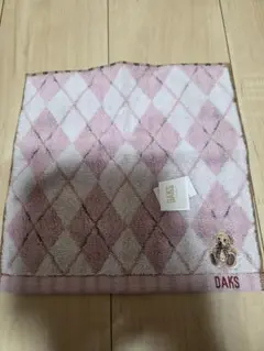 DAKS ピンク ダイヤモンド柄 クマさん ハンカチのサムネイル