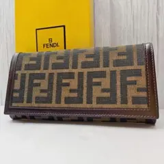 未使用級　FENDI フェンディ　ズッカ柄　フラップウォレット　長財布　茶のサムネイル