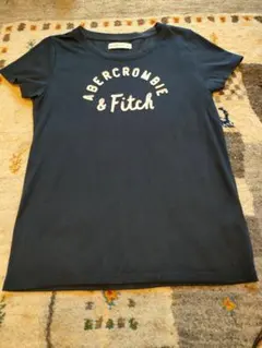 Abercrombie & Fitch ネイビー Tシャツ