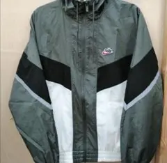 カーキ ナイロンジャケット