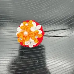 【メ12-220】ハンドメイド　つまみ細工　髪飾り　Uピン