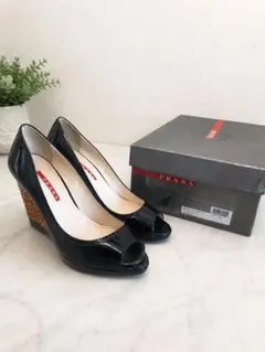 美品　PRADA プラダ サンダル　黒　エナメル ウェッジサンダルのサムネイル