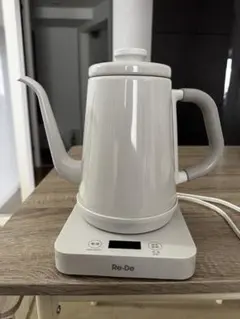 Russell Hobbs 電気ケトル ホワイト - メルカリ