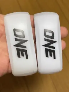 ONE リストバンド 2個セット ホワイト