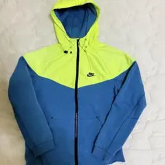 イエロー