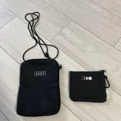 SHE'S ポシェット　黒