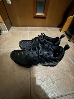 NIKE AIR VAPORMAX PLUS TRIPLE BLACK 28.5
