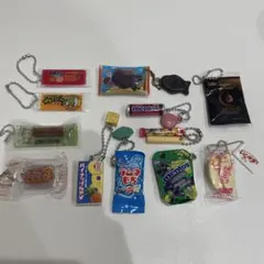 ガチャガチャ　ミニチュアチャーム　お菓子　まとめ売り