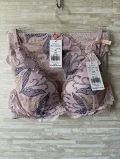 B75M」トリンプ アモスタイル×マナミサクライ夢みるブラDeepVブラショーツ