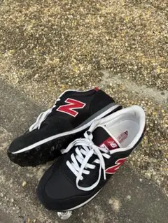 New Balance 311 スニーカー ブラック レッドのサムネイル