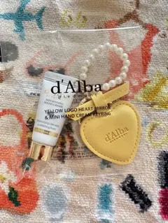 d'Alba ミラー付きキーホルダー　ハンドクリーム　チャーム　バッグチャーム