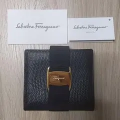 ✨最終価格✨️美品✨️ Salvatore Ferragamo 黒二つ折り財布のサムネイル
