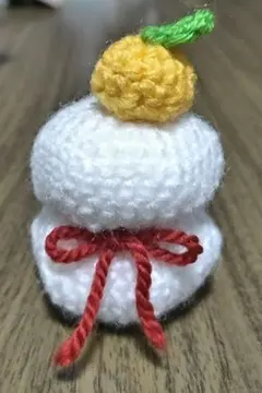 ハンドメイド　鏡餅　あみぐるみのサムネイル