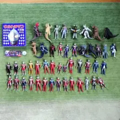 ウルトラマン　ウルトラ怪獣　ソフビ　47　ウルトラマン大図鑑デラックス　缶バッジ