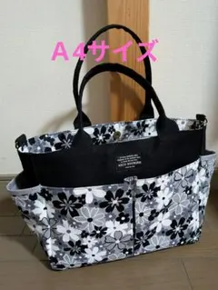 黒デニム◆モノクロフラワー◆Ａ4◆ポケット沢山トートバッグ◆ハンドメイド◆