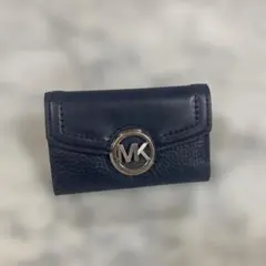 マイケルコース　MKロゴ付きネイビーキーケース　6連　レザー