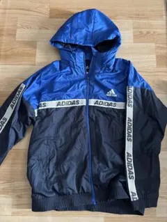 adidas フード付きウィンドブレーカー150cm