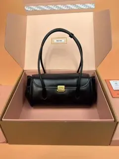 miu miu ブラック ショルダーバッグ