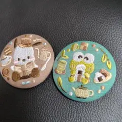 サンリオ　刺繍缶バッチ　ポチャッコ　けろけろけろっぴ