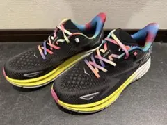 （最終値下げ！）HOKA クリフトン9のサムネイル