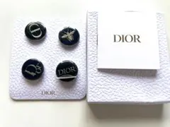 Christian Dior ノベルティ　ピンバッジ 4点セット ロゴ 箱付
