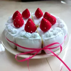 【フェルトおままごと】イチゴショートケーキ　8ピース　ワンホール　ハンドメイド