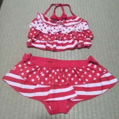 赤と白のフリル付きセパレート水着