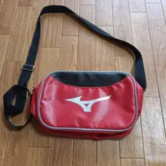 MIZUNO 赤いセカンドバッグ　格安
