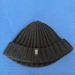 黒いリブ編みニット帽