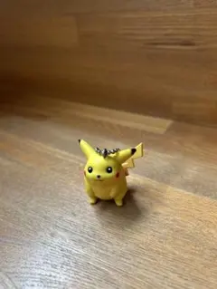 ピカチュウ ポケモン フィギュア レトロ レア キーホルダー 不思議な色