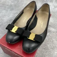 salvatore ferragamo フェラガモ パンプス 7C 黒　ブラック