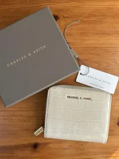 CHARLES & KEITH クラシックジップウォレット