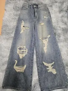 ダメージカットルーズデニムパンツ