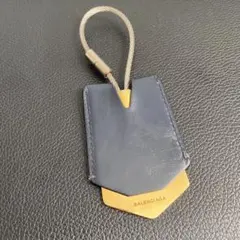 [BALENCIAGA ]バレンシアガ B.ロゴ レザーキーホルダー⭐️最終値下げ BALENCIAGA PARIS ロゴ エンボス レザー キーホルダー 人気