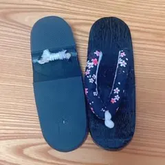 花柄鼻緒の木製下駄