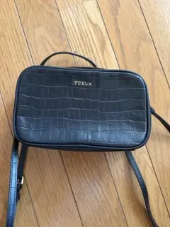 FURLA ブラックレザーショルダーバッグ
