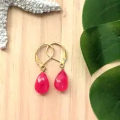フューシャピンク カルセドニーロングピアス - メルカリ